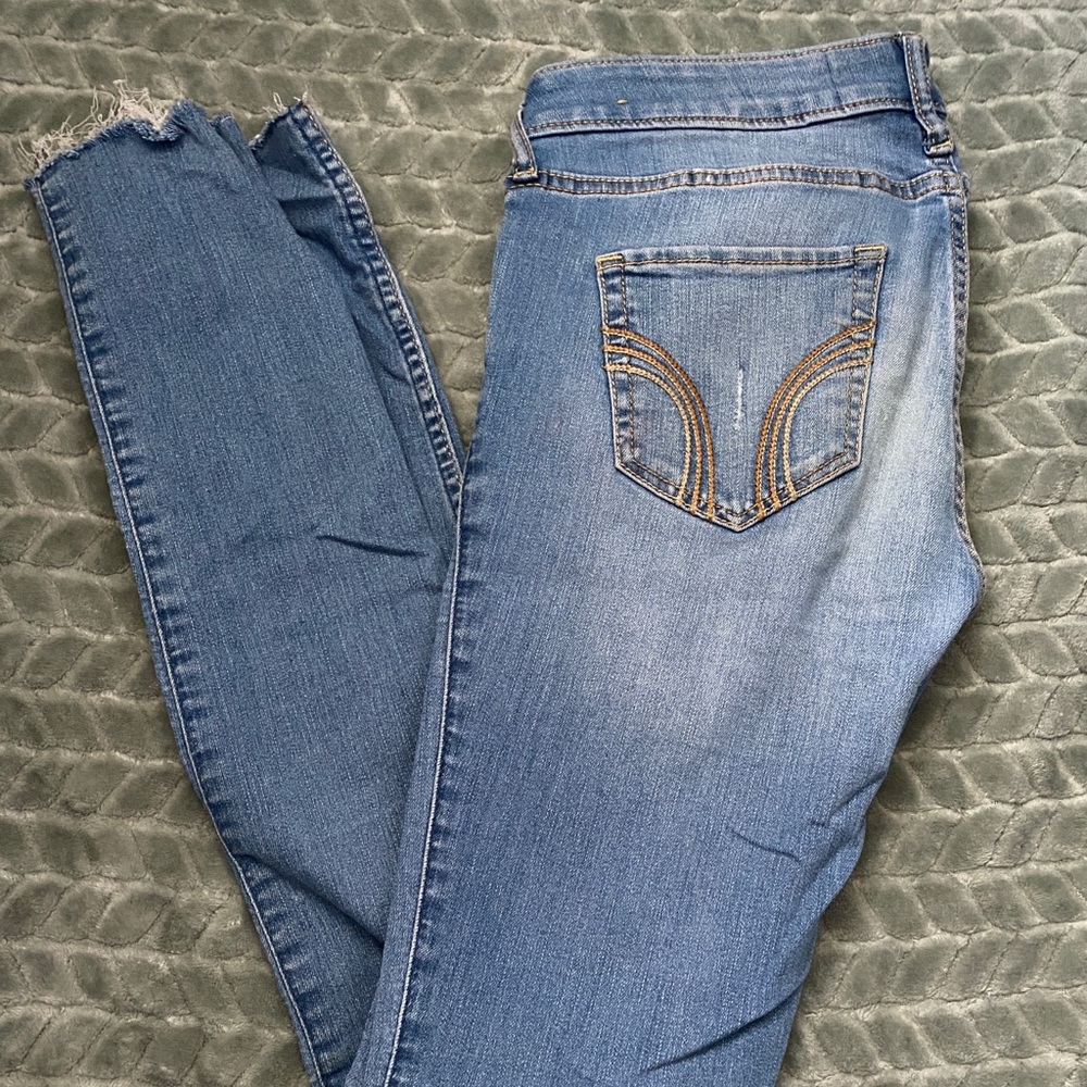 light blue hollister skinny jeans